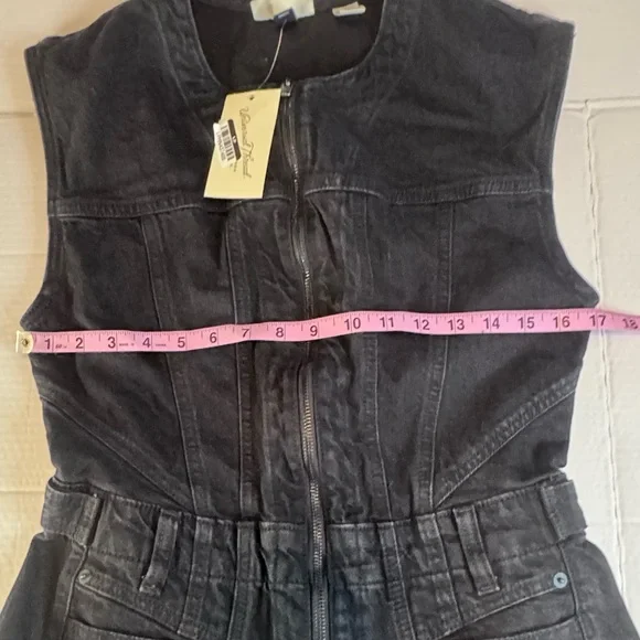 NWT Universal Thread Sleeveless Denim Jumpsuit Zip Front Coveralls Size 4 Black - Picture 7 of 15
